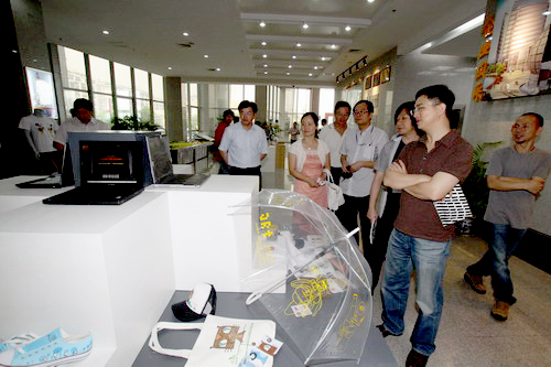 寧波大學(xué)科技學(xué)院動漫產(chǎn)研基地迎來香港客人