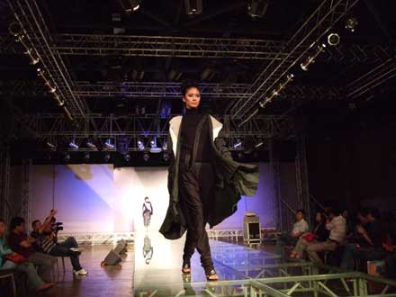 浙江理工大學上演“時裝秀”