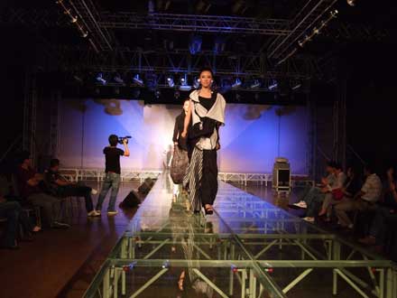 浙江理工大學上演“時裝秀”