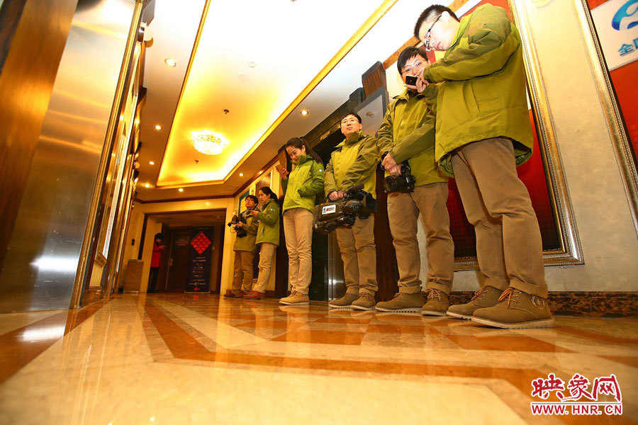 兩會花絮：會場內外美妙的“線條”