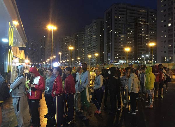 被運(yùn)動(dòng)員吃哭了!奧運(yùn)村免費(fèi)麥當(dāng)勞宣布限購