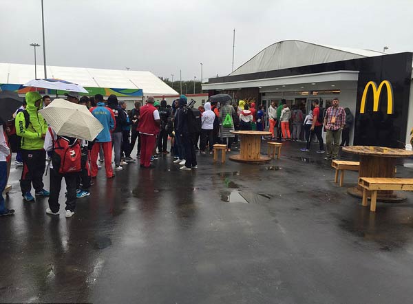 被運(yùn)動(dòng)員吃哭了!奧運(yùn)村免費(fèi)麥當(dāng)勞宣布限購