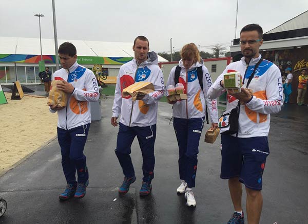 被運(yùn)動(dòng)員吃哭了!奧運(yùn)村免費(fèi)麥當(dāng)勞宣布限購