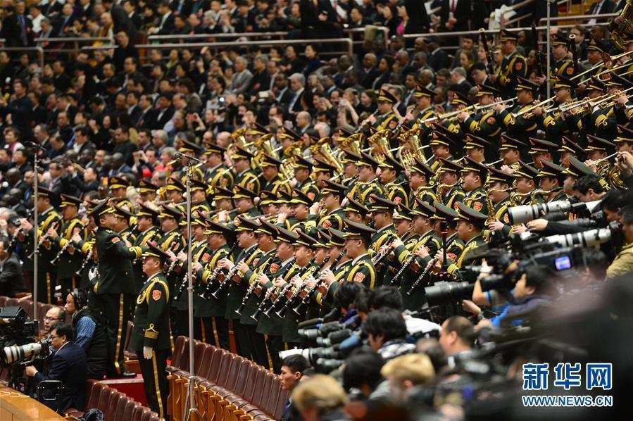 【兩會花絮】會場上的軍樂團