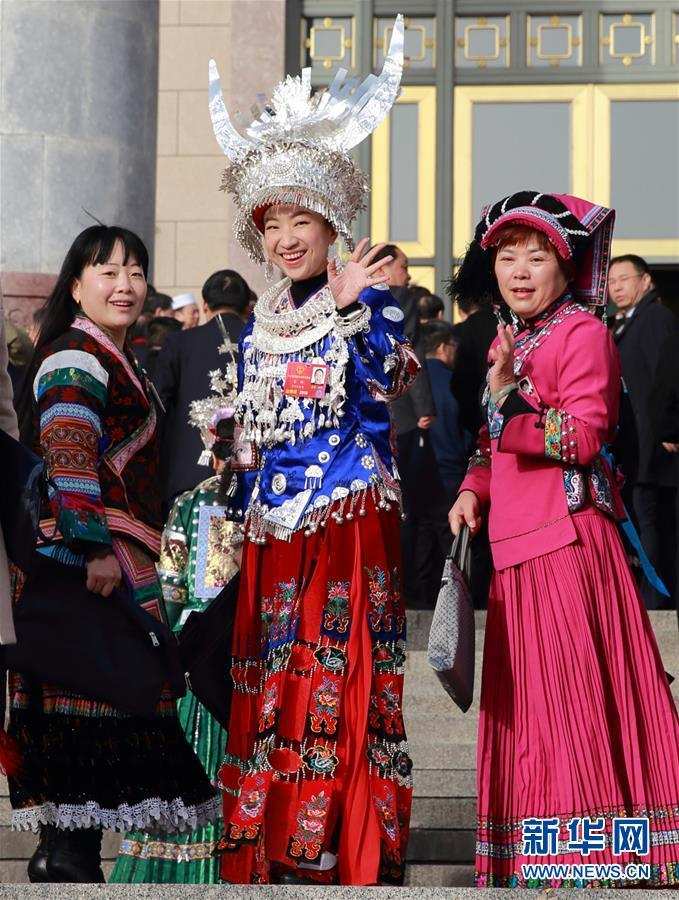 兩會巾幗風采錄：自信與美麗