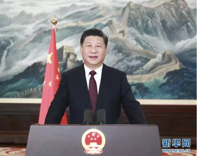 習(xí)主席的2017新年賀詞中英雙語全文，大家擼起袖子加油干！