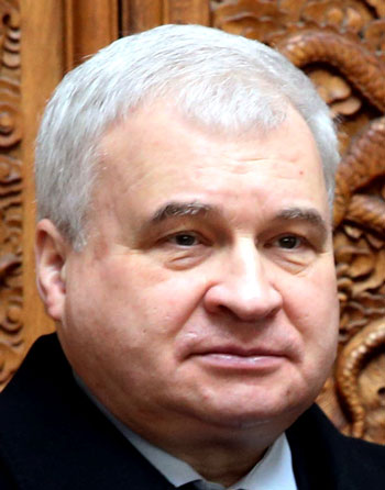 駐華使節(jié)看兩會:中國發(fā)展成就震撼世界