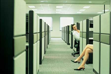 調(diào)查：女性常通過調(diào)情實現(xiàn)目標(biāo)