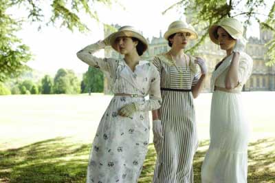 看《唐頓莊園》學英式俚語：睡到自然醒