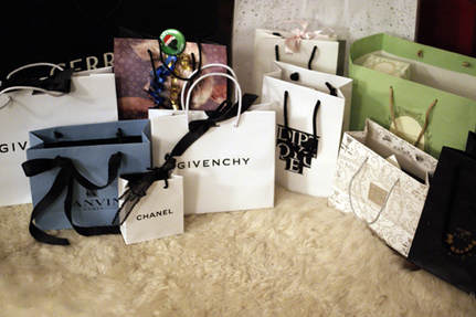 有人喜歡“拽名牌”嗎?