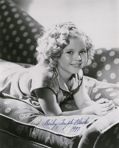 影星秀蘭·鄧波兒去世 生前經(jīng)典影像回顧(多圖)