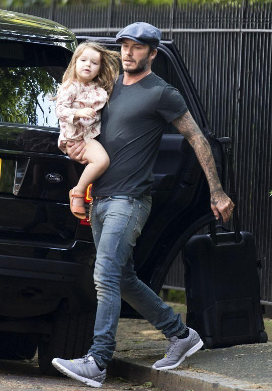 小七哈帕長發及腰 小貝單臂抱女成新國民岳父（組圖）