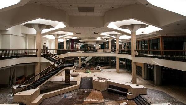 在美國，購物中心已死？