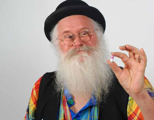 法國老翁發明“巧克力屁味”藥丸