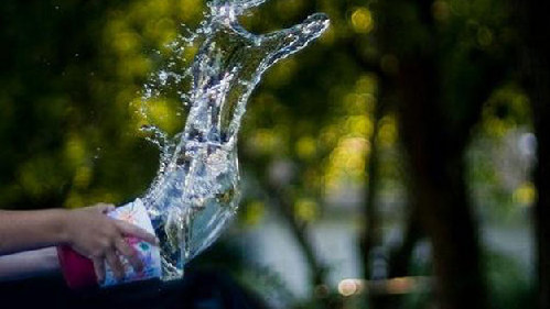 世界各地奇怪的新年前夜傳統