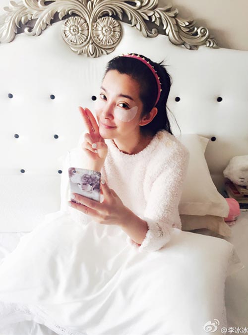 明星曬過年照 周迅高冷王菲喜洋洋