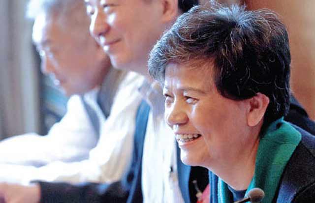 雙語兩會:今年就業壓力大