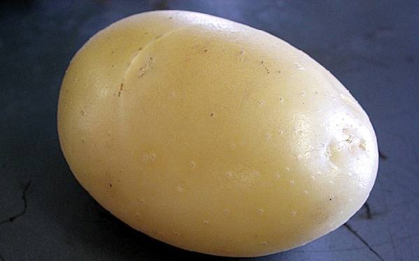 驚呆！買包薯片發(fā)現(xiàn)里面裝個土豆