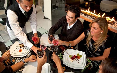 想讓食物更好吃？試試轉動你的盤子