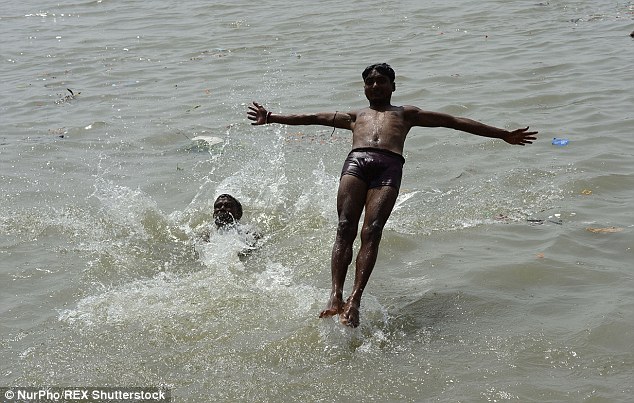 48度，看印度熱成啥樣了