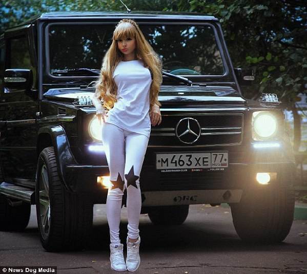 俄羅斯又出了一個真人芭比