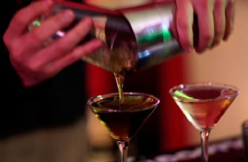 法國男子狂喝56杯酒身亡