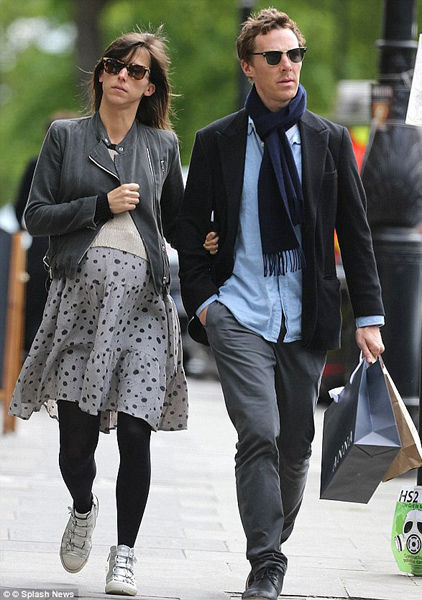 卷福當爸 愛妻生下“漂亮兒子”