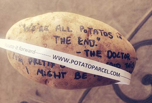 今年過節(jié)不送卡,送土豆!