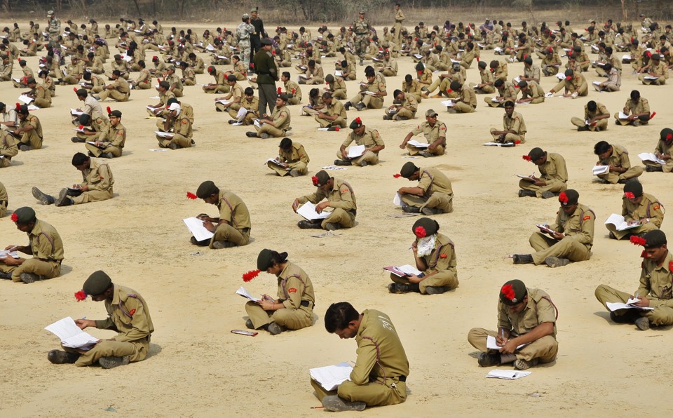 世界各地學生的考試情景