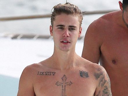 比伯新愛好:中式拔火罐