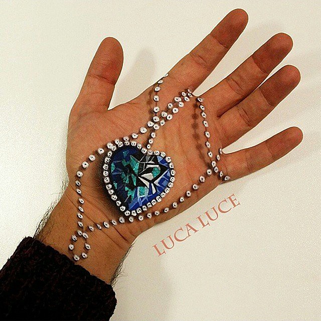 手掌心的3D藝術畫