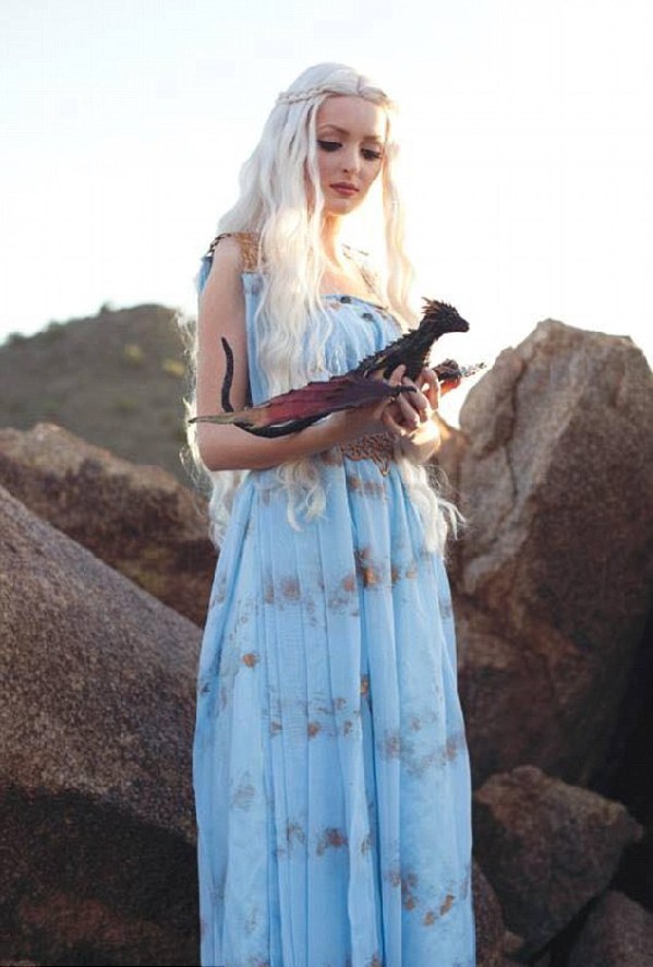 cosplay助害羞美女破繭成蝶