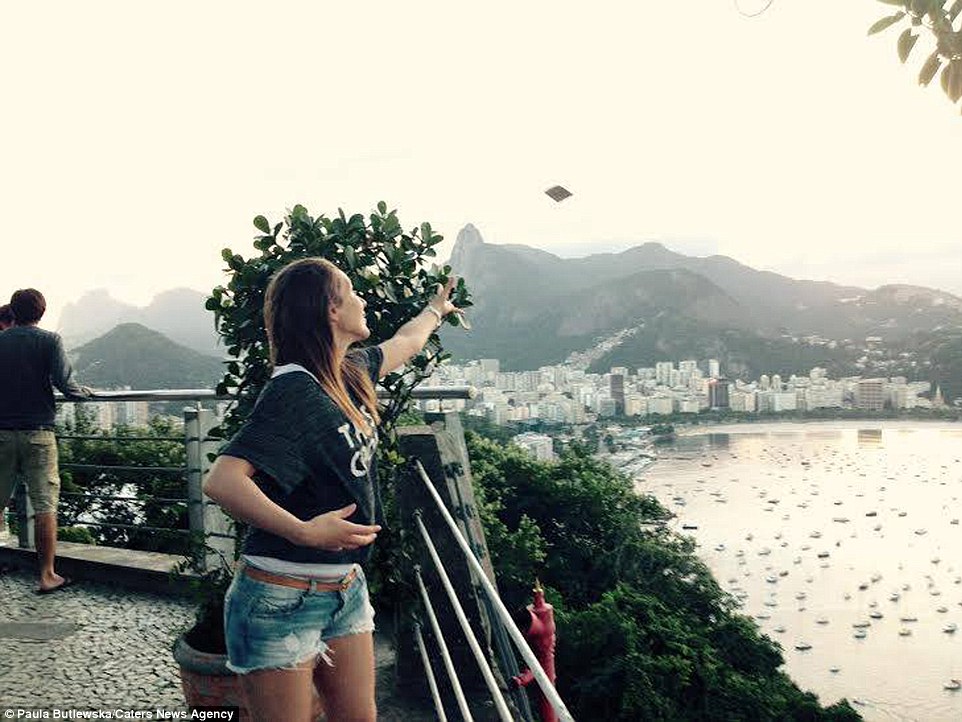 飛往天國的明信片：波蘭女孩替父完成環(huán)游世界遺愿