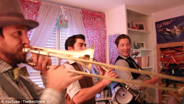 老媽殺手锏:請樂隊當鬧鈴