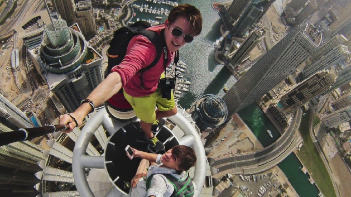 自拍之瘋:用生命自拍可取嗎?