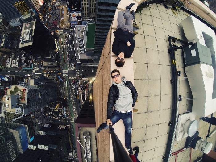 自拍之瘋:用生命自拍可取嗎?