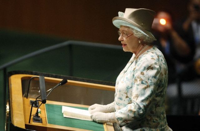 “彩虹女王”的帽子情結