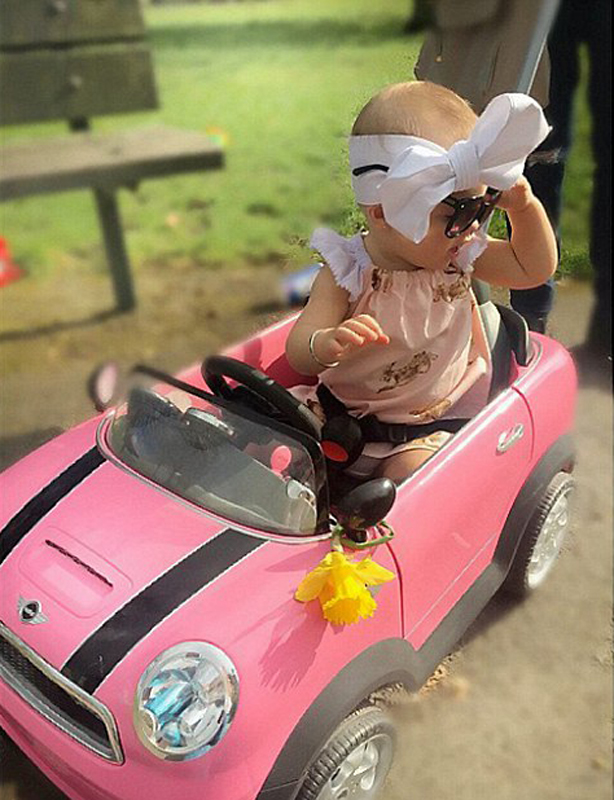 英國1歲小蘿莉成時尚偶像 代言35個品牌