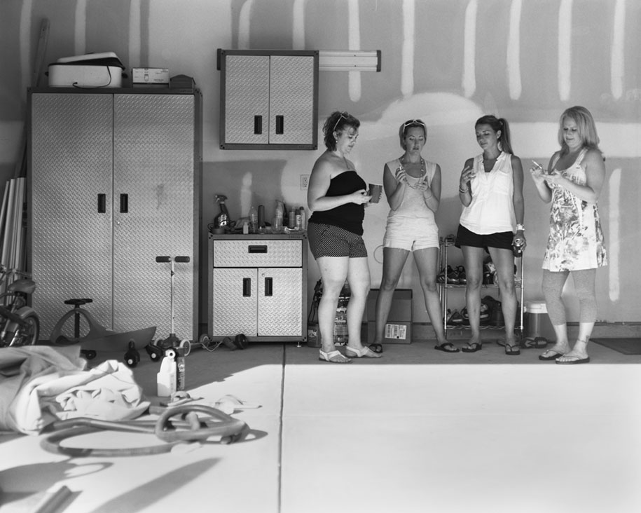 震撼！P掉照片中的手機(jī) 我們都很孤獨(dú)