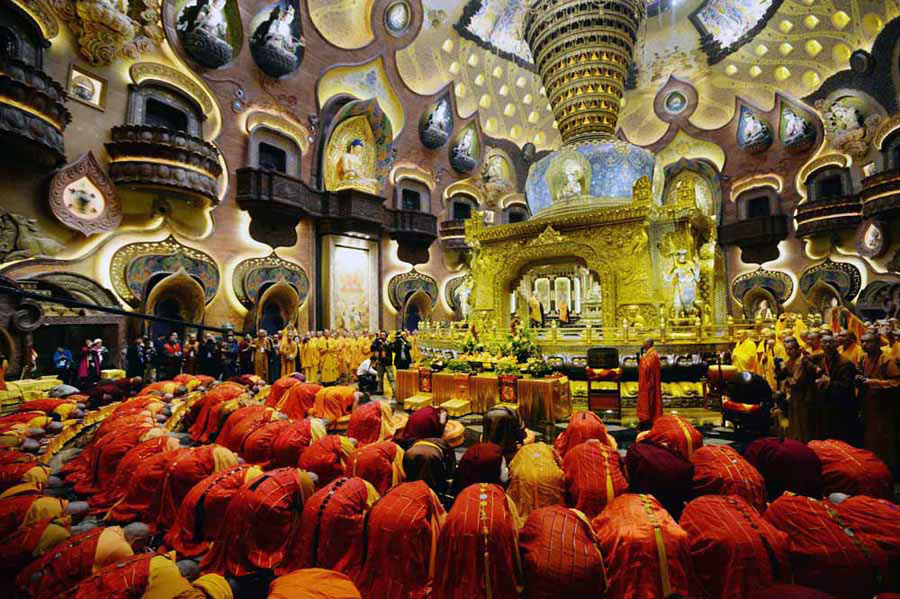 中國(guó)日?qǐng)?bào)10月精彩影像回眸——只因?yàn)樵谌巳褐卸嗫戳四阋谎? style=