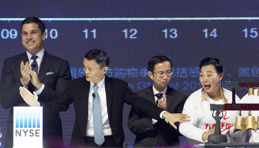 中國日報11月影像回眸:你不能對周圍世界熟視無睹