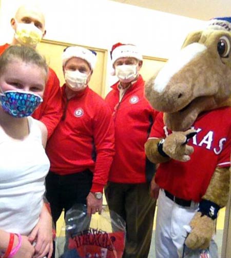 身份最特殊的圣誕老人——美國前總統小布什