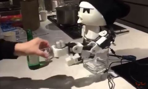 韓國陪酒機器人邀君共飲 會臉紅有酒量