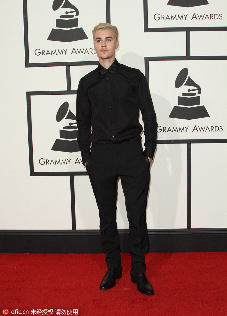 格萊美紅毯：賽琳娜與斯威夫特爭艷 比伯帶弟弟現身顯成熟