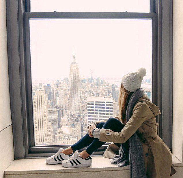 唯美“窗臺寫真”風(fēng)靡社交網(wǎng)絡(luò)（組圖）