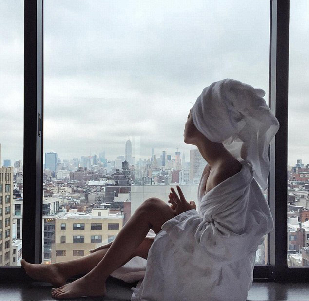 唯美“窗臺寫真”風靡社交網絡（組圖）