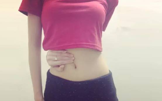 哭！夏天還沒到就開始流行A4腰了！