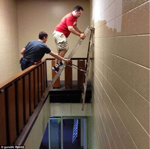 奇葩DIY:塑料瓶噴頭 掃把雨刮器