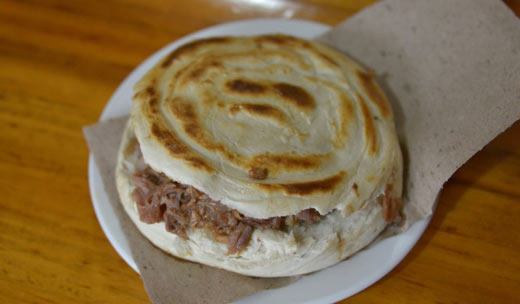 悠著點兒麥當勞!烤鴨漢堡強勢來襲啦!