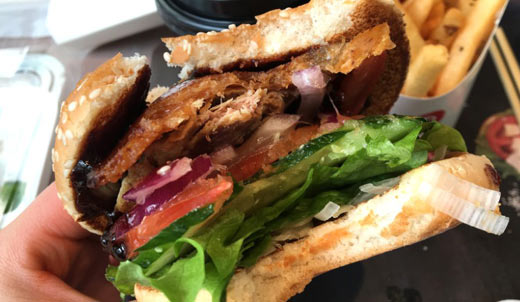 悠著點兒麥當勞!烤鴨漢堡強勢來襲啦!